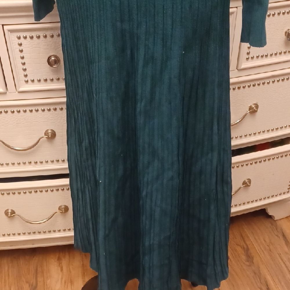 Teal Accordion Dress - Picture 3 of 4